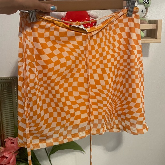 Bershka lettuce hem mesh psychedelic print mini skirt in orange - Picture 3 of 3